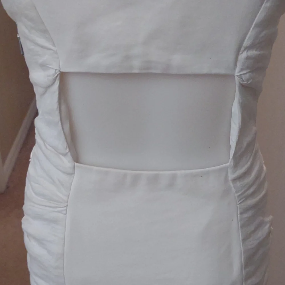 COPY - BNWT Nicole Miller Creamy white rouched dress size 6 @denisecast - Picture 6 of 16